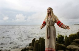 Как нашим женщинам навязали моду развратно одеваться