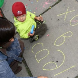 Можно ли устроить ребёнка в детский сад без прививок?