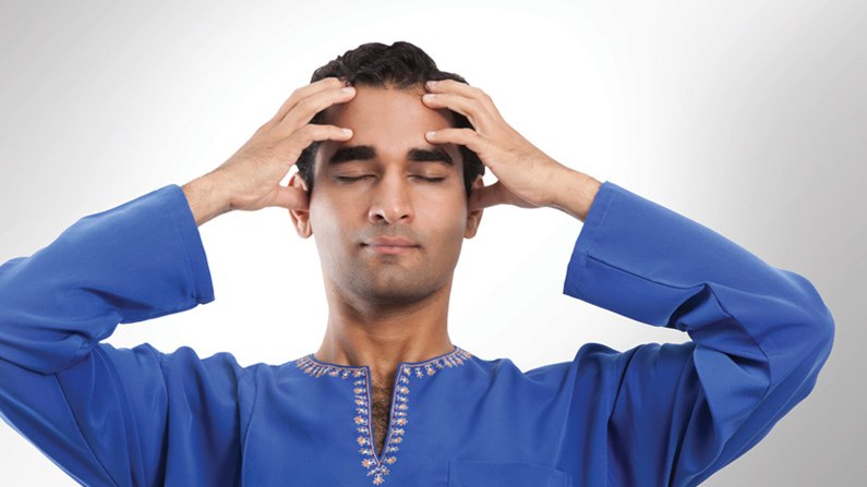 Для защиты от стресса гудите перед сном (аюрведа)