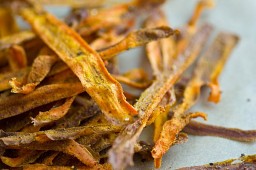 Чипсы из запечённой моркови