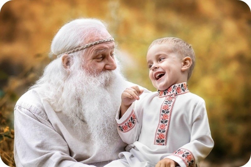 ​Из русского языка исчезают положительные образы.