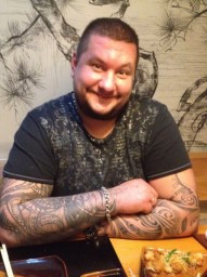 Просто БОЛЬШОЙ и ПОЗИТИВНЫЙ ЧЕЛОВЕК!!!))