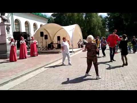 Ансамбль русской песни Яблонька - на выставке Иван да Марья в Екатеринбурге