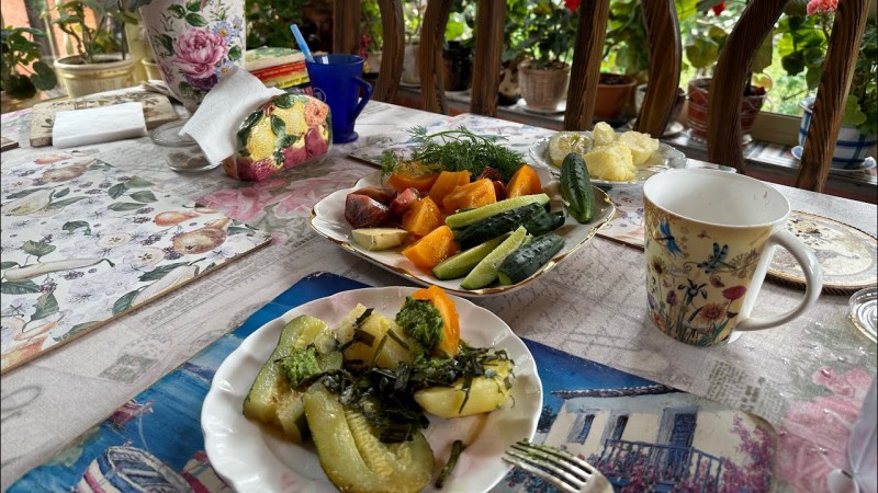 Простая дачная жизнь в Подмосковье. Готовлю обед . Заготовка сена