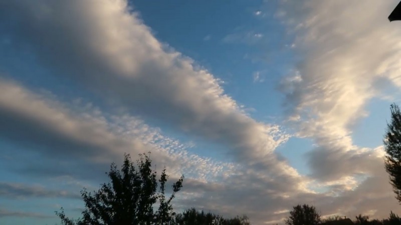 Что могло оставить такой след на небе