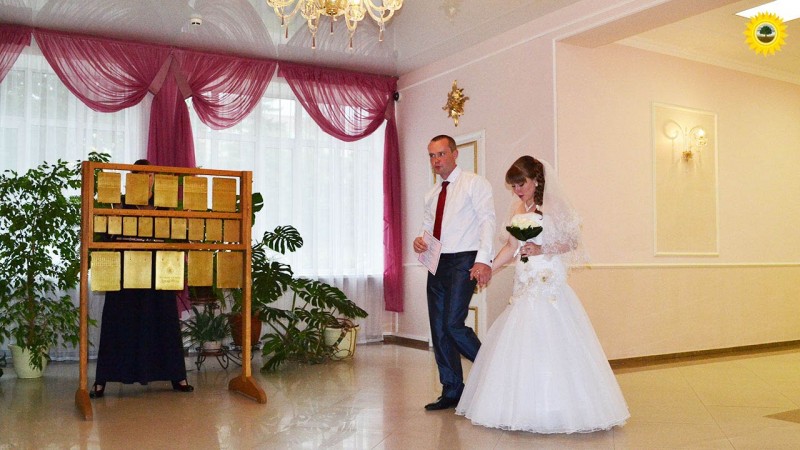 Свадьба в сопровождении звонницы из бил