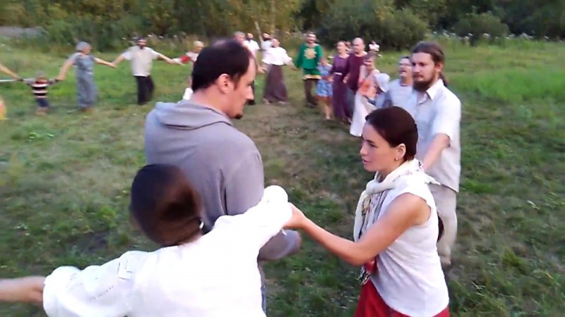 Хоровод на семинаре Родовая нить в ПРП Радосвет