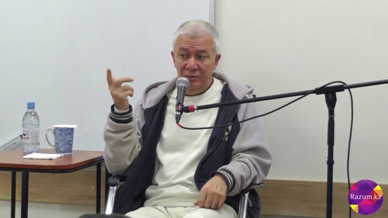 Как деньги могут деградировать человека. Александр Хакимов