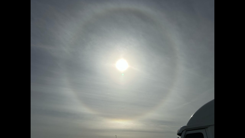 Почему Луна ДНЁМ светит!