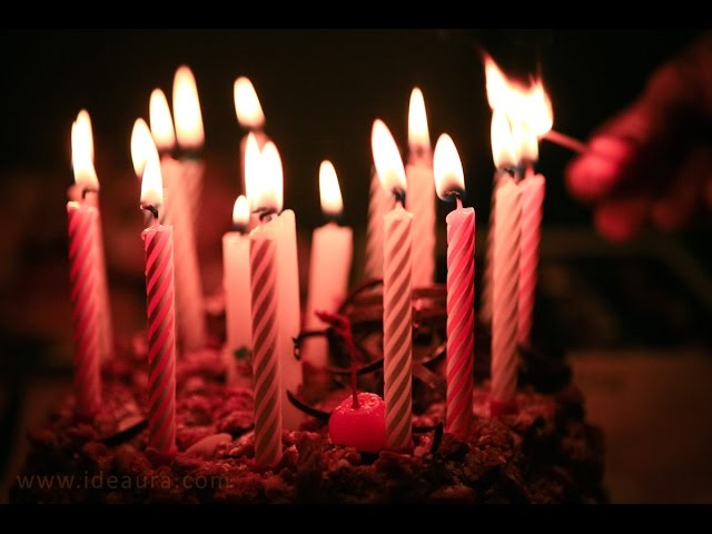 Задувать свечи на день рождения категорически не рекомендуется. Алёна Полынь
