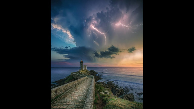 546-й Живой ПОТОК 2025.02.16 19-59-22 на «Boosty» (фрагмент)