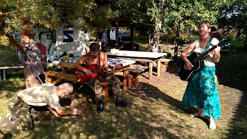 Наталья Котова с песней Полюшко на семинаре Родовая нить в Родовом поселении Радосвет