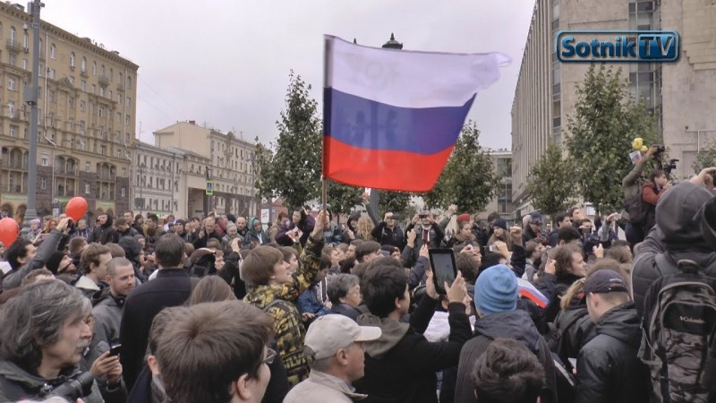 АКЦИЯ НА ПУШКИНСКОЙ: «ПОДНИМАЙСЯ, СТРАНА!..»